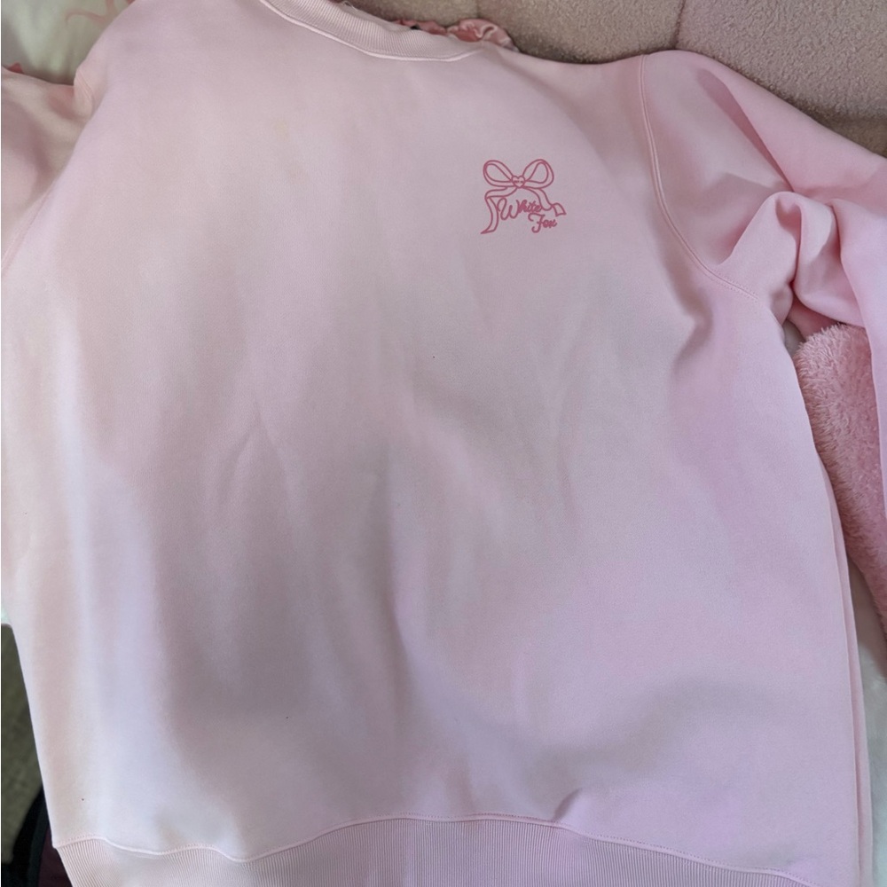 White fox boutique bow sweatshirt